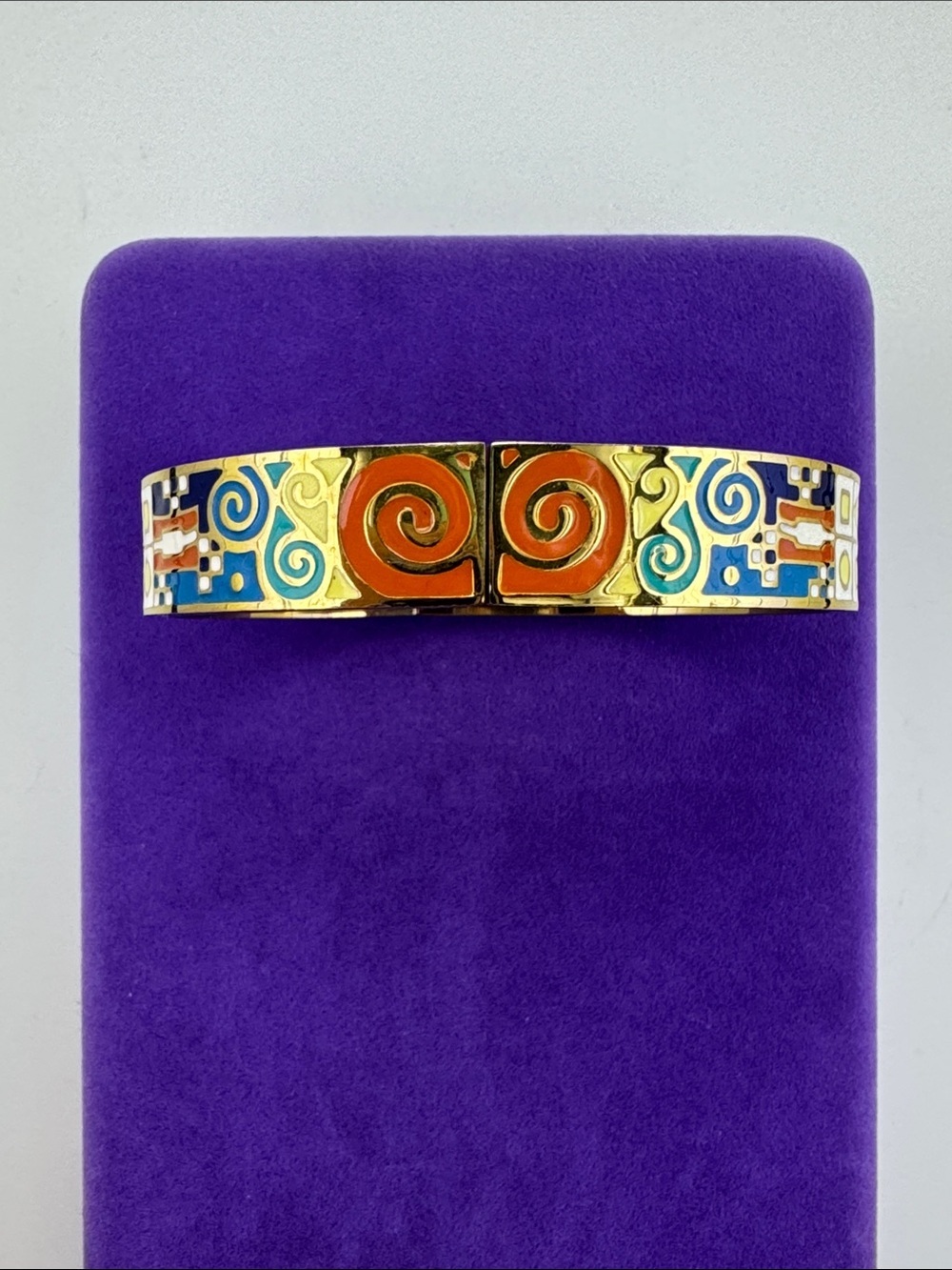 💛 Gold Stainless Steel Colorful Enamel Swirl Hinged Bangle - Red, Blue & Gold